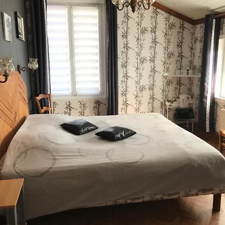 Nuit Pres De L Eau *